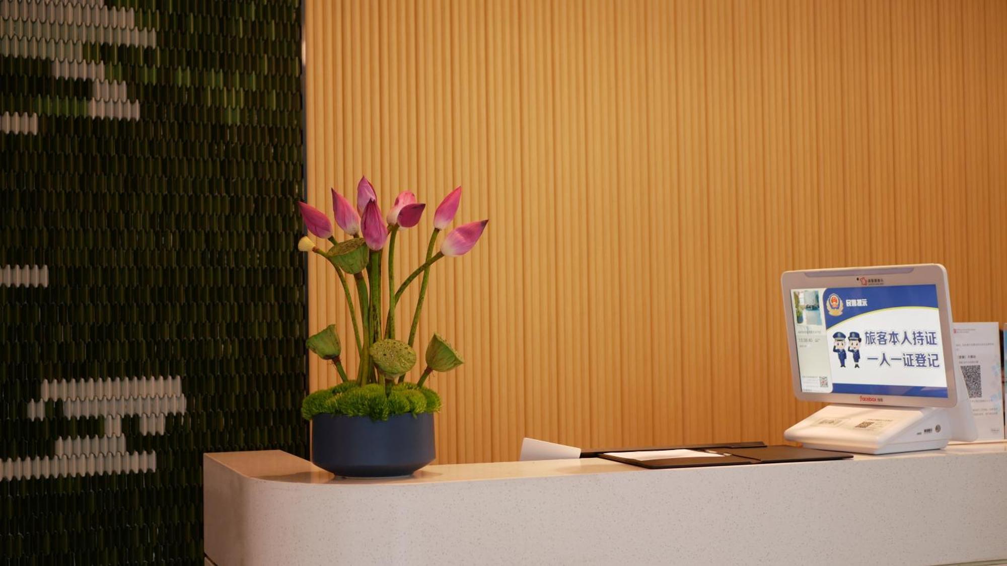 Hilton Garden Inn Shenzhen Airport,Enjoy 24-Hour One Way Free Delivery From Hotel To Shenzhen Baoan Airport On The Hour Shénzhen Exterior foto